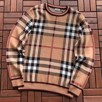 BURBERRY Sweater