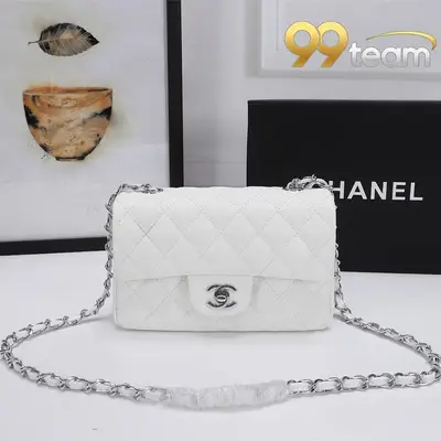CHANEL | Item ID: 01352