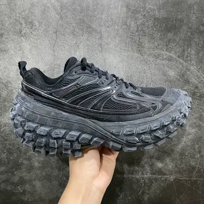 BALENCIAGA