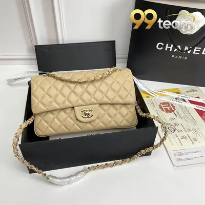 CHANEL | Item ID: 01051