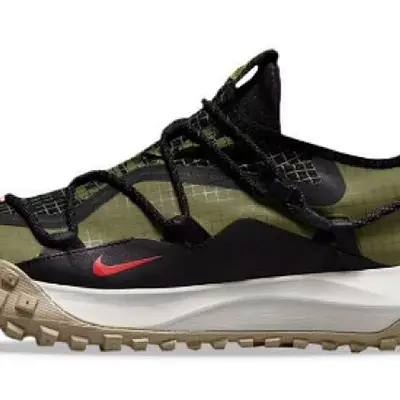 NIKE