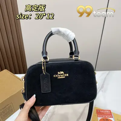 COACH | Item ID: 04379