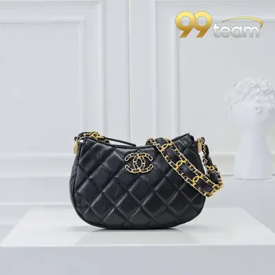 CHANEL | Item ID: 02635