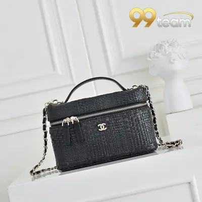 CHANEL | Item ID: 01603
