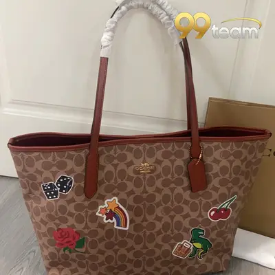 COACH | Item ID: 04742