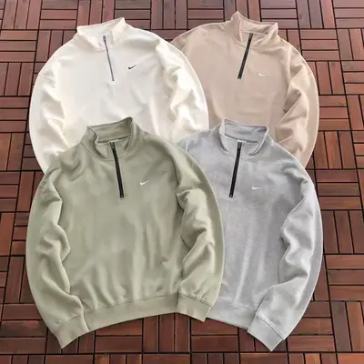 NIKE Sweater