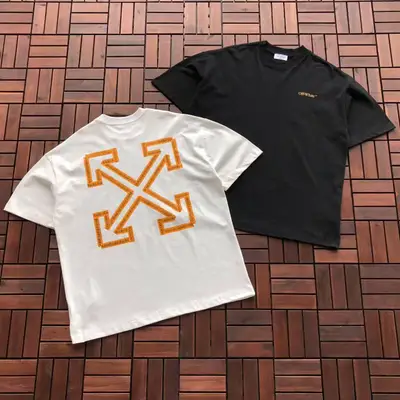 OFF-WHITE T-Shirt