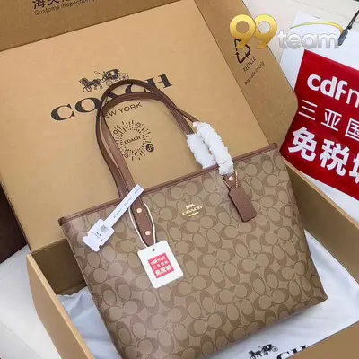 COACH | Item ID: 05314