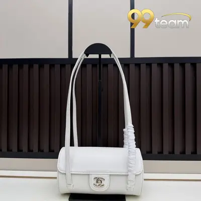 CHANEL | Item ID: 02014