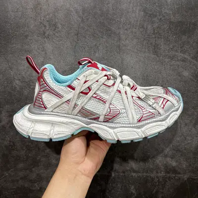 BALENCIAGA