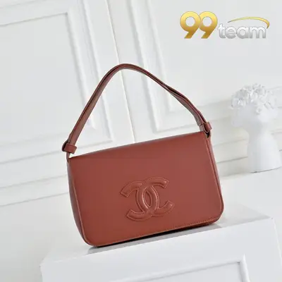 CHANEL | Item ID: 01670