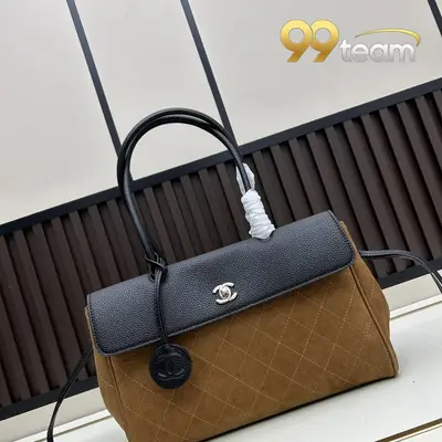 CHANEL | Item ID: 02128