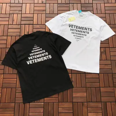 VETEMENTS T-Shirt