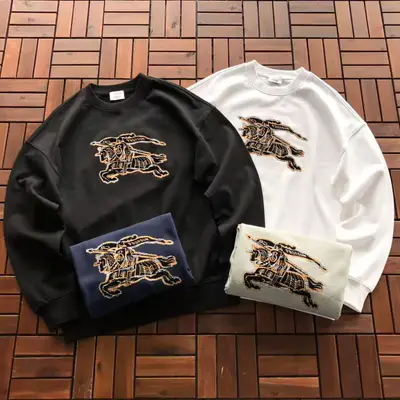 BURBERRY Sweater