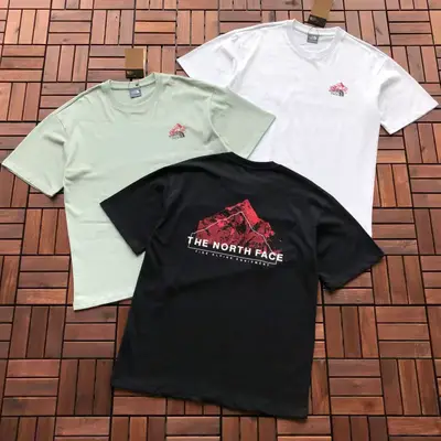 THE NORTH FACE T-Shirt