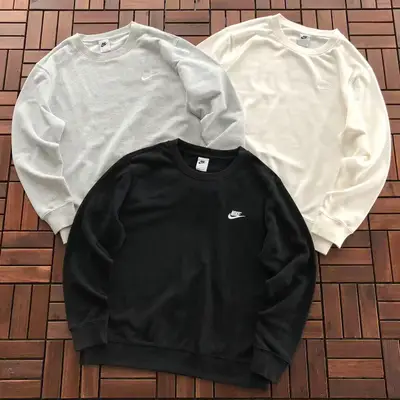 NIKE Sweater