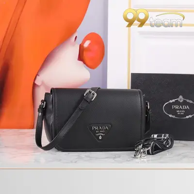 PRADA | Item ID: 08911