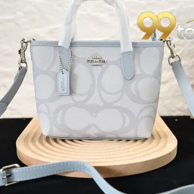 COACH | Item ID: 04973