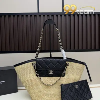 CHANEL | Item ID: 01631