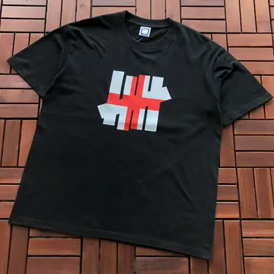 UNDEFEATED T-Shirt