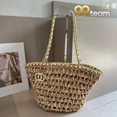 CHANEL | Item ID: 01243