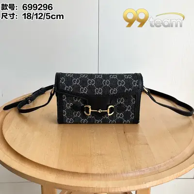 GUCCI | Item ID: 16173