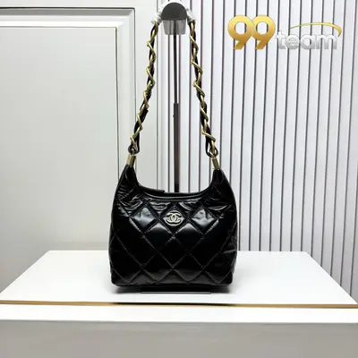 CHANEL | Item ID: 02854