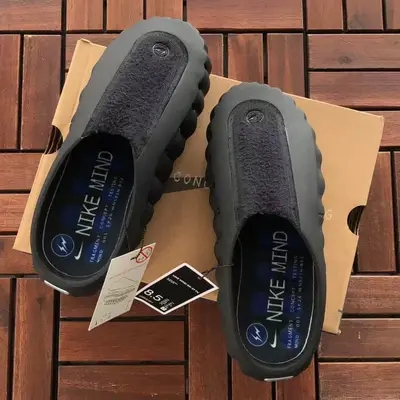 NIKE Slide