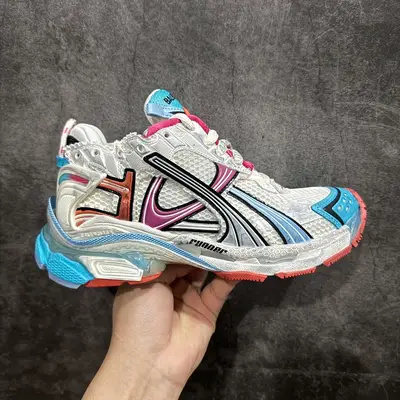 BALENCIAGA