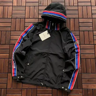 MONCLER Jacke