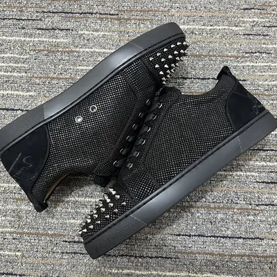 LOUBOUTINS