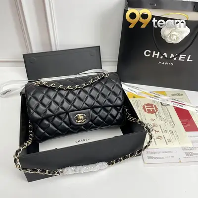 CHANEL | Item ID: 01049