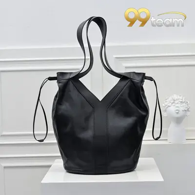 CHANEL | Item ID: 02775
