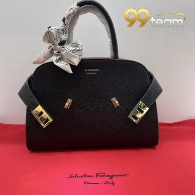 FERRAGAMO | Item ID: 22122