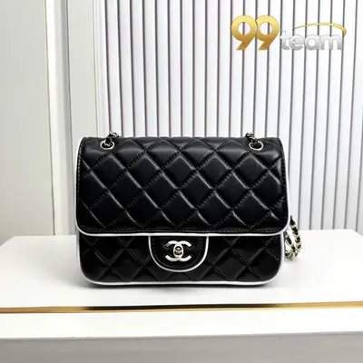 CHANEL | Item ID: 02860