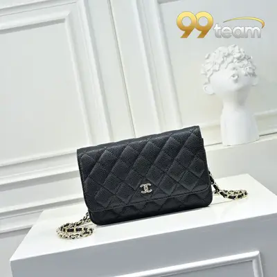 CHANEL | Item ID: 02065