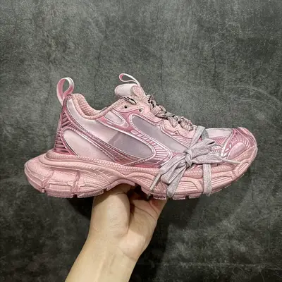 BALENCIAGA