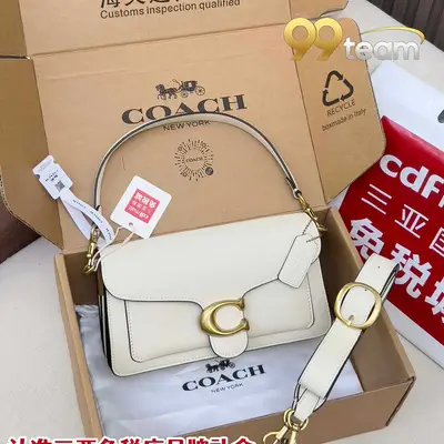 COACH | Item ID: 05296