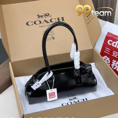 COACH | Item ID: 05300