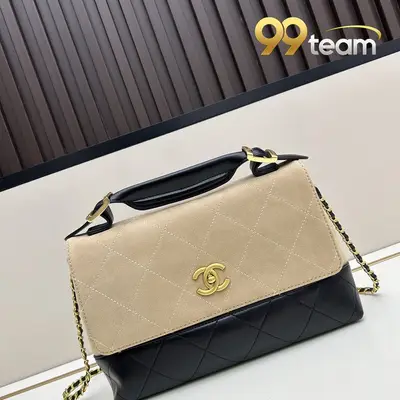 CHANEL | Item ID: 02571