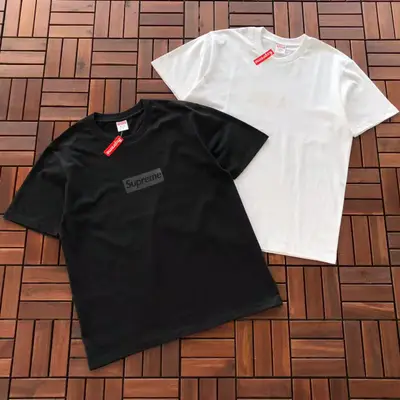 SUPREME T-Shirt