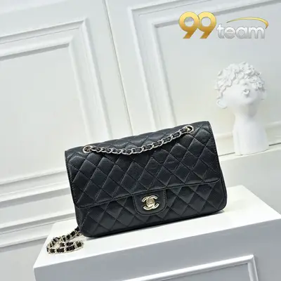 CHANEL | Item ID: 02069