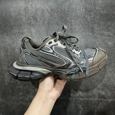 BALENCIAGA
