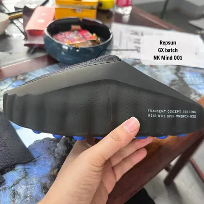 NIKE