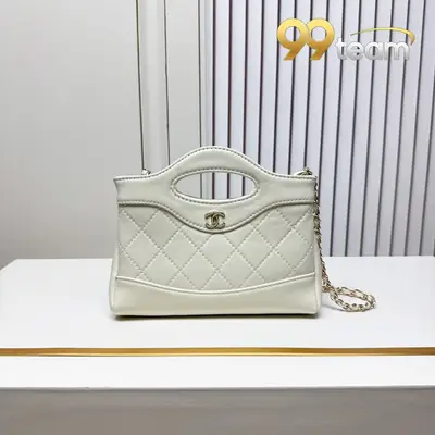 CHANEL | Item ID: 02157