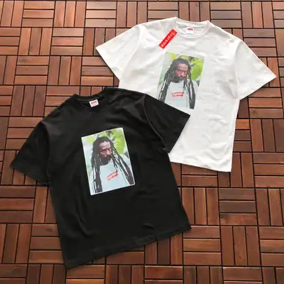 SUPREME T-Shirt