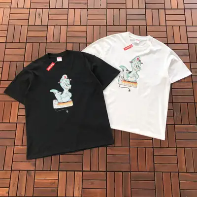 SUPREME T-Shirt