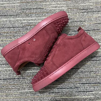 LOUBOUTINS
