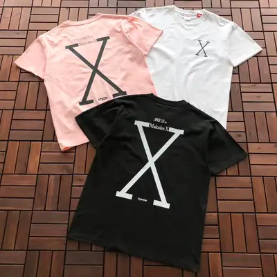 SUPREME T-Shirt