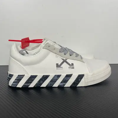 OFF-WHITE